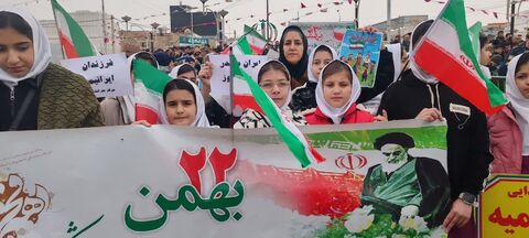 ایستگاه های فرهنگی هنری مراکز کانون پرورش فکری کودکان و نوجوانان شهرستان های استان آذربایجان غربی در مسیر راهپیمایی ۲۲ بهمن ۱۴۰۴