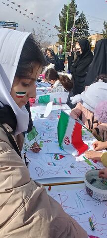 ایستگاه های فرهنگی هنری مراکز کانون پرورش فکری کودکان و نوجوانان شهرستان های استان آذربایجان غربی در مسیر راهپیمایی ۲۲ بهمن ۱۴۰۴