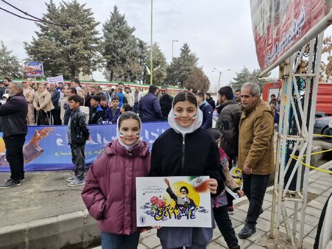 ایستگاه های فرهنگی هنری مراکز کانون پرورش فکری کودکان و نوجوانان شهرستان های استان آذربایجان غربی در مسیر راهپیمایی ۲۲ بهمن ۱۴۰۴