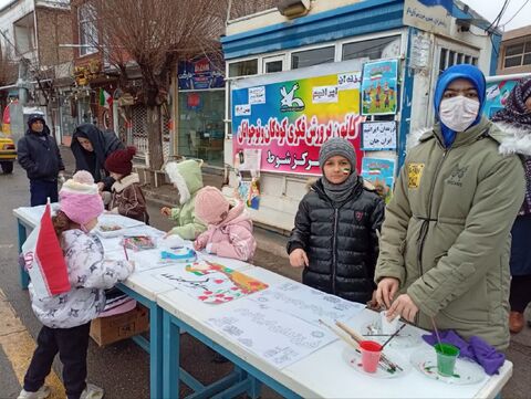 ایستگاه های فرهنگی هنری مراکز کانون پرورش فکری کودکان و نوجوانان شهرستان های استان آذربایجان غربی در مسیر راهپیمایی ۲۲ بهمن ۱۴۰۴