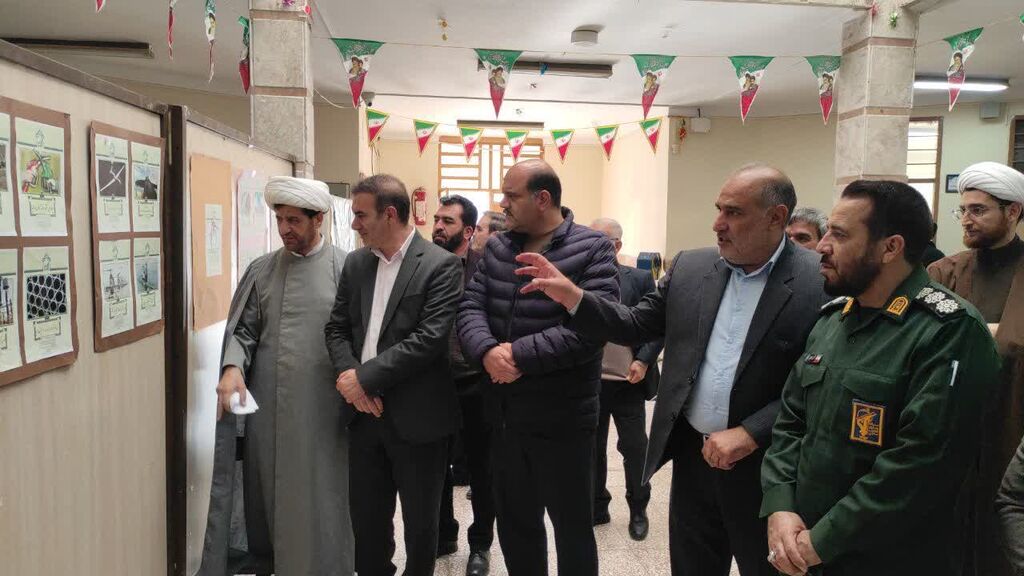 نمایشگاه آثار علمی و دستاوردهای انقلاب در مرکز سرپل ذهاب برگزار شد