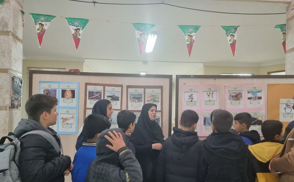 نمایشگاه آثار علمی و دستاوردهای انقلاب در مرکز سرپل ذهاب برگزار شد