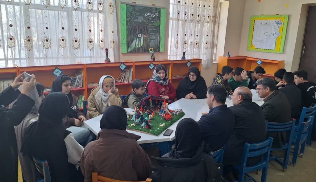 فرماندار کنگاور از کانون پرورش فکری کودکان و نوجوانان بازدید کرد