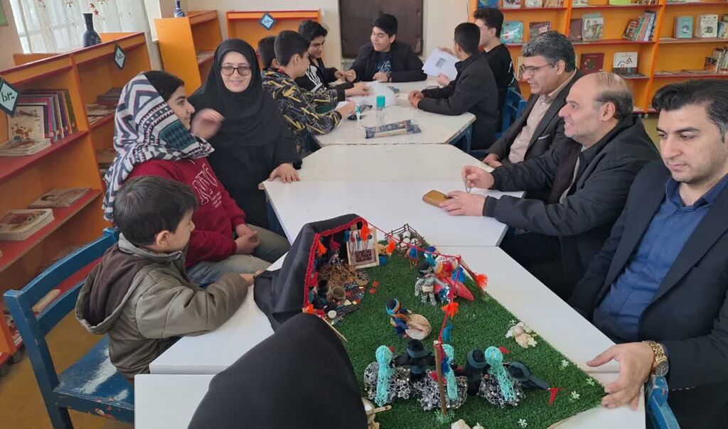 فرماندار کنگاور از کانون پرورش فکری کودکان و نوجوانان بازدید کرد