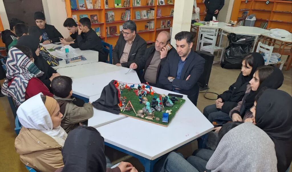 فرماندار کنگاور از کانون پرورش فکری کودکان و نوجوانان بازدید کرد