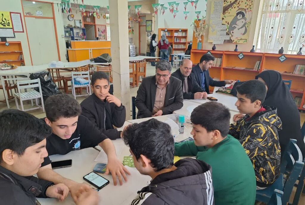 فرماندار کنگاور از کانون پرورش فکری کودکان و نوجوانان بازدید کرد