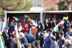 حضور کامیونت سیار کانون استان کرمان در راهپیمایی ۲۲ بهمن ۱۴۰۴