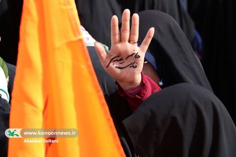 حضور کامیونت سیار کانون استان کرمان در راهپیمایی ۲۲ بهمن 1404