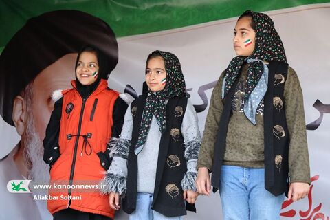 حضور کامیونت سیار کانون استان کرمان در راهپیمایی ۲۲ بهمن 1404