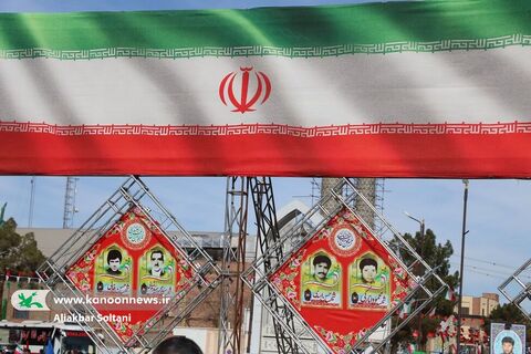 حضور کامیونت سیار کانون استان کرمان در راهپیمایی ۲۲ بهمن 1404