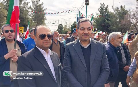 حضور کامیونت سیار کانون استان کرمان در راهپیمایی ۲۲ بهمن 1404