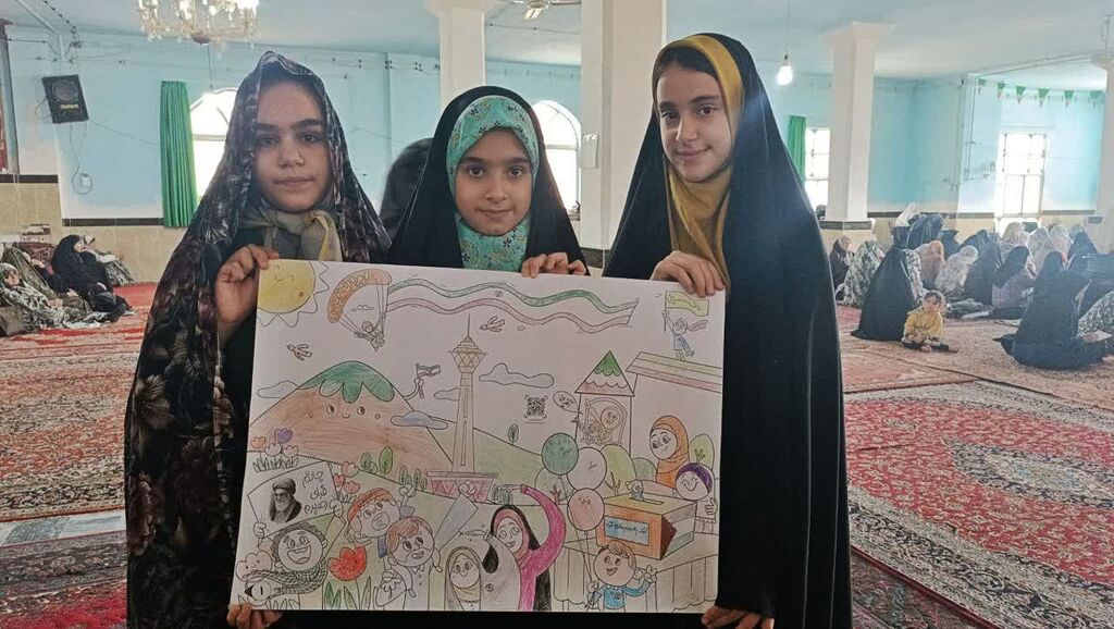 مسابقه نقاشی «بچه‌های ایران» در نماز جمعه کنگاور برگزار شد