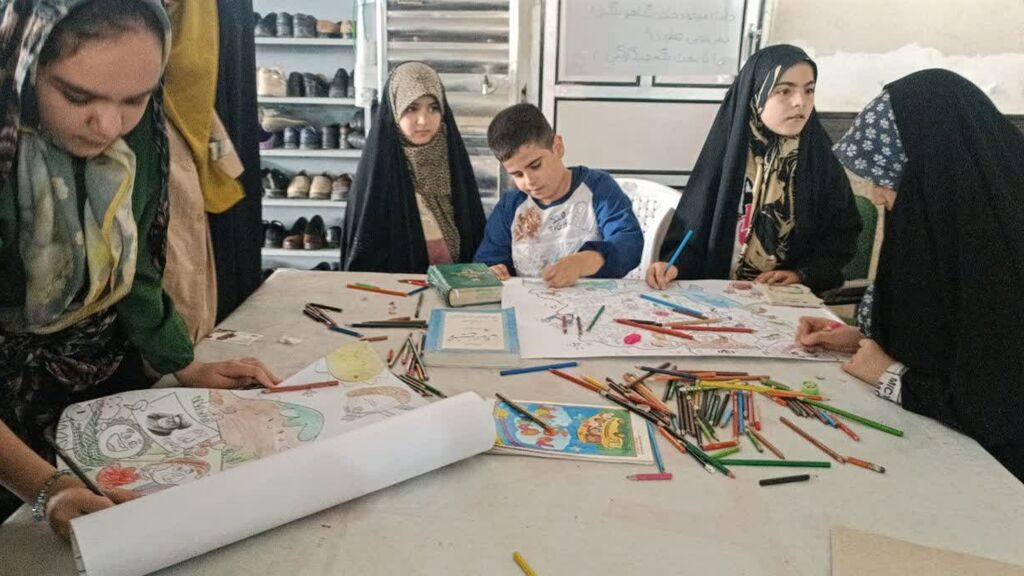 مسابقه نقاشی «بچه‌های ایران» در نماز جمعه کنگاور برگزار شد