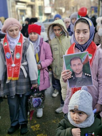 غرفه های مراکز  کانون آذربایجان شرقی در مسیر راهپیمایی یوم الله 22 بهمن 1404