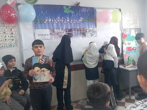 غرفه های مراکز  کانون آذربایجان شرقی در مسیر راهپیمایی یوم الله 22 بهمن 1404