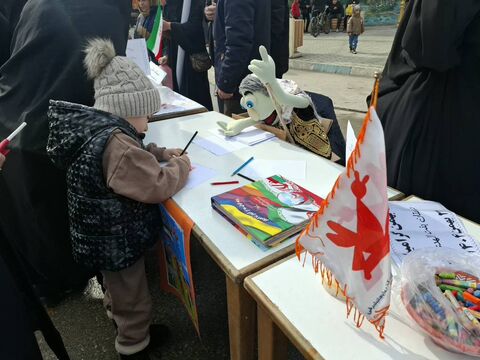 غرفه های مراکز  کانون آذربایجان شرقی در مسیر راهپیمایی یوم الله 22 بهمن 1404