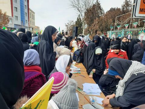 غرفه های مراکز  کانون آذربایجان شرقی در مسیر راهپیمایی یوم الله 22 بهمن 1404