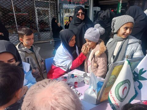 غرفه های مراکز  کانون آذربایجان شرقی در مسیر راهپیمایی یوم الله 22 بهمن 1404