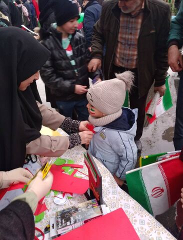 غرفه های مراکز  کانون آذربایجان شرقی در مسیر راهپیمایی یوم الله 22 بهمن 1404