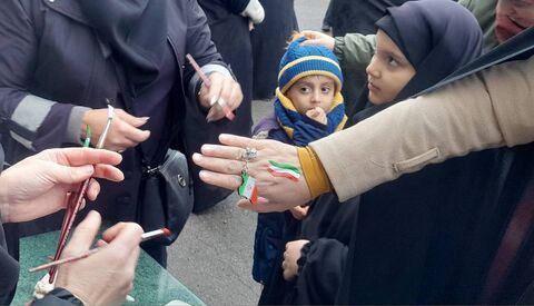 غرفه های مراکز  کانون آذربایجان شرقی در مسیر راهپیمایی یوم الله 22 بهمن 1404