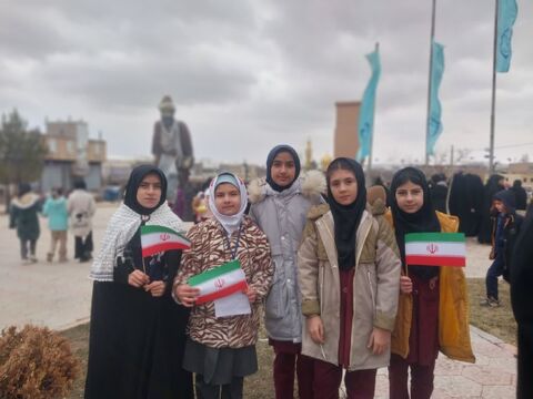 حضور پرشور کانون زنجان در راهپیمایی ۲۲ بهمن؛ شادی، هنر و هویت انقلابی در کنار مردم