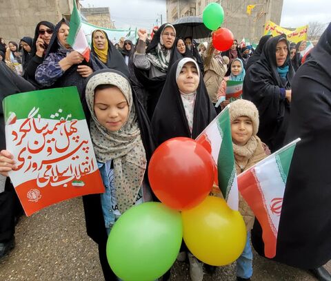 حضور پرشور کانون زنجان در راهپیمایی ۲۲ بهمن؛ شادی، هنر و هویت انقلابی در کنار مردم