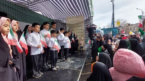 حضور پرشور کانون زنجان در راهپیمایی ۲۲ بهمن؛ شادی، هنر و هویت انقلابی در کنار مردم