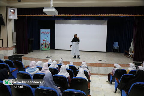 آلبوم تصویری بازدید بچه های دبستان کوشا از نخستین نمایشگاه کتاب‌های حسی و لمسی