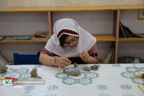 آلبوم تصویری بازدید بچه های دبستان کوشا از نخستین نمایشگاه کتاب‌های حسی و لمسی