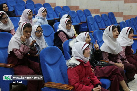 آلبوم تصویری بازدید بچه های دبستان کوشا از نخستین نمایشگاه کتاب‌های حسی و لمسی