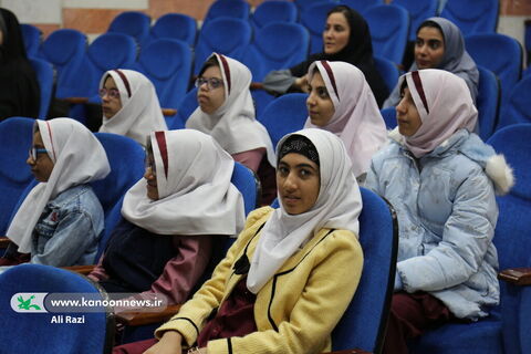 آلبوم تصویری بازدید بچه های دبستان کوشا از نخستین نمایشگاه کتاب‌های حسی و لمسی