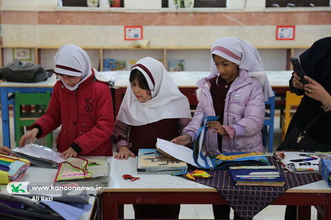 آلبوم تصویری بازدید بچه های دبستان کوشا از نخستین نمایشگاه کتاب‌های حسی و لمسی