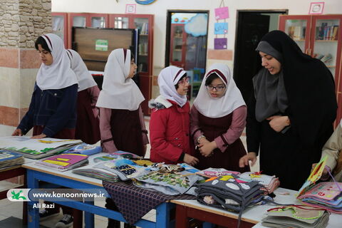 آلبوم تصویری بازدید بچه های دبستان کوشا از نخستین نمایشگاه کتاب‌های حسی و لمسی