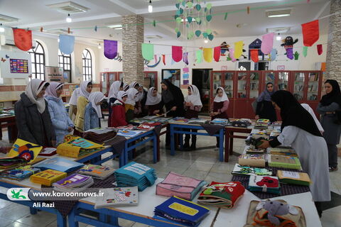 آلبوم تصویری بازدید بچه های دبستان کوشا از نخستین نمایشگاه کتاب‌های حسی و لمسی