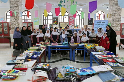 آلبوم تصویری بازدید بچه های دبستان کوشا از نخستین نمایشگاه کتاب‌های حسی و لمسی