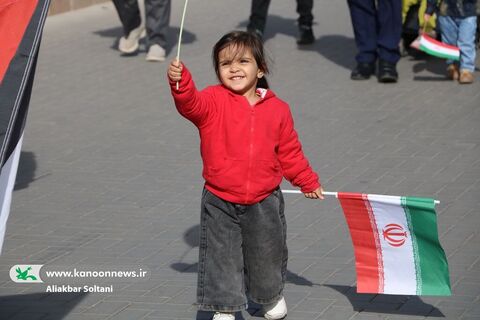 حضور کامیونت سیار کانون استان کرمان در راهپیمایی ۲۲ بهمن ۱۴۰۴