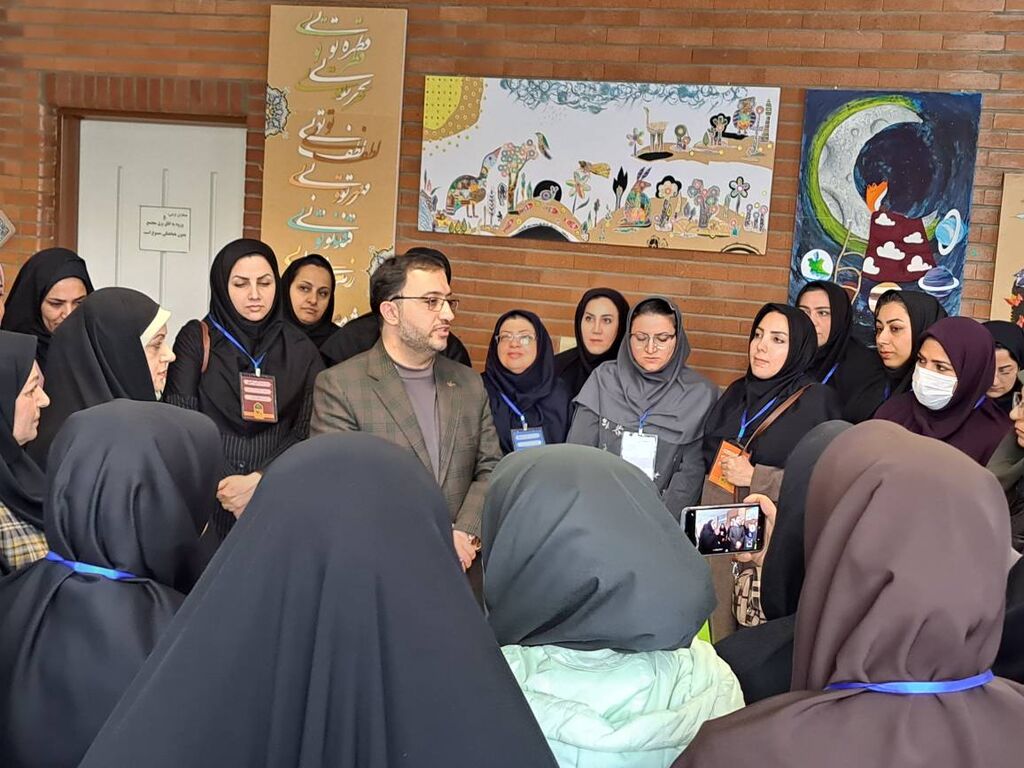 حضور مدیر عامل در چهاردهمین دوره تربیت مربی مدیرعامل کانون با مربیان پارهوقت تبدیل وضعیت به شرکتی در قم دیدار کرد