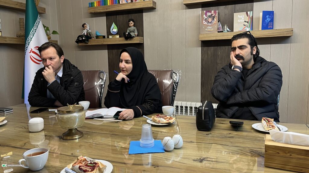 تفاهمنامه حمایت از بازتولید تئاترهای فاخر در کانون همدان امضا شد