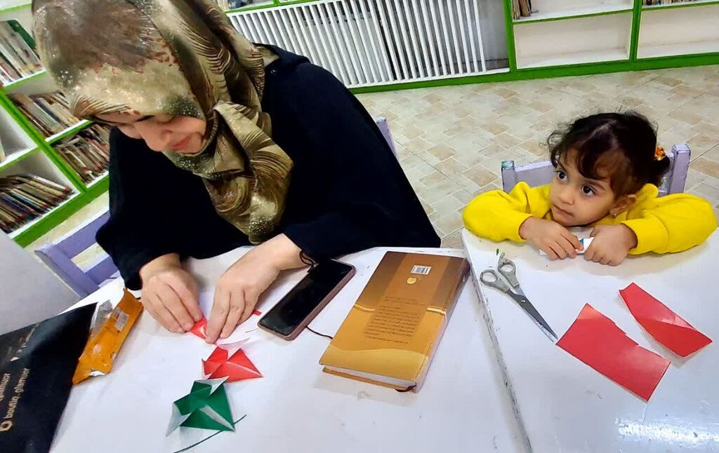 برگزاری بیست‌وششمین محفل کتابخوانی والدین در مرکز ۲ مشهد