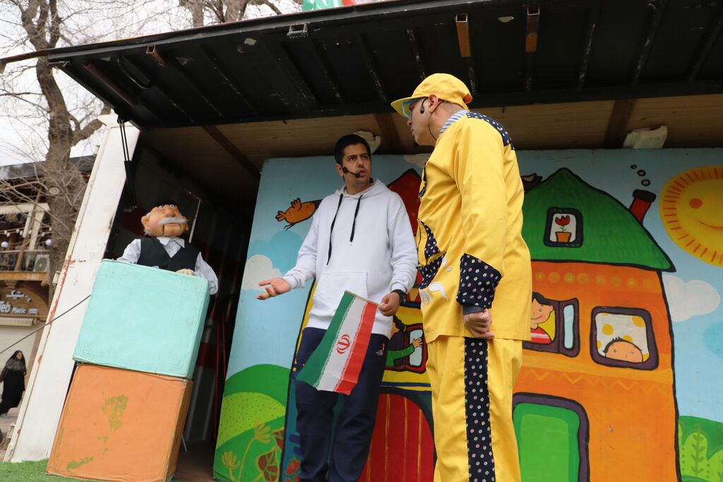 حضور هنرمندانه کانون استان قزوین در راه‌پیمایی ۲۲ بهمن