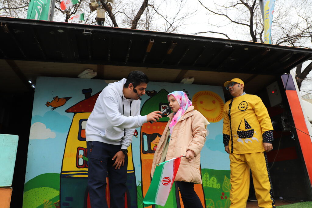 حضور هنرمندانه کانون استان قزوین در راه‌پیمایی ۲۲ بهمن