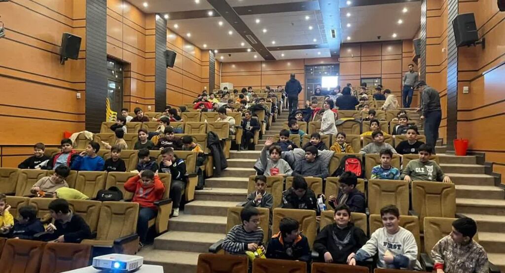 اکران انیمیشن سینمایی «افسانه سپهر» در مرکز شماره ۴ کانون کرمانشاه