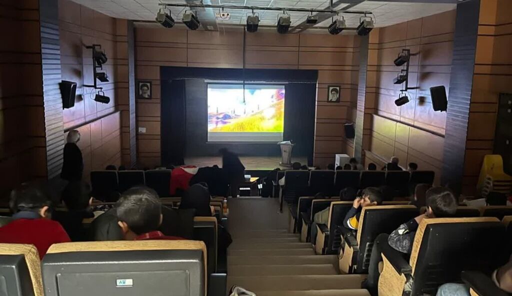 اکران انیمیشن سینمایی «افسانه سپهر» در مرکز شماره ۴ کانون کرمانشاه