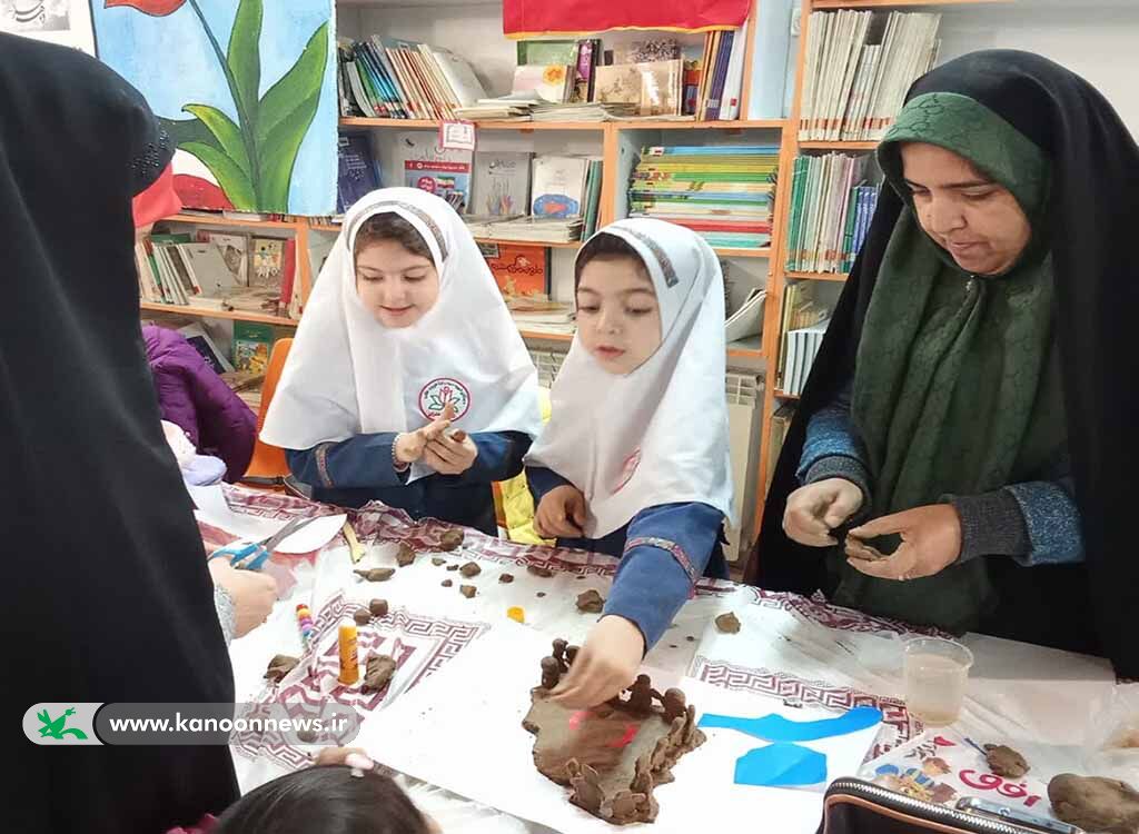 نشست تخصصی مادر و کودک در کانون پرورش فکری انزلی