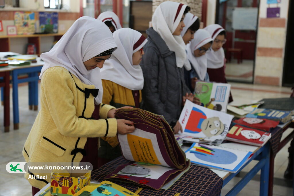 بازدید بچه های دبستان کوشا از نخستین نمایشگاه کتاب‌های حسی و لمسی