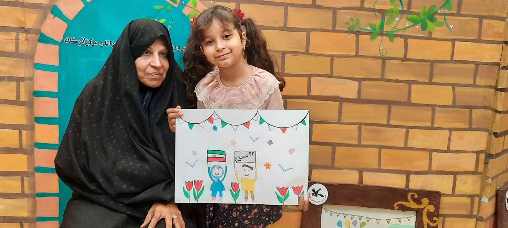 خاطرات انقلاب در قاب نقاشی کودکان لارستان
