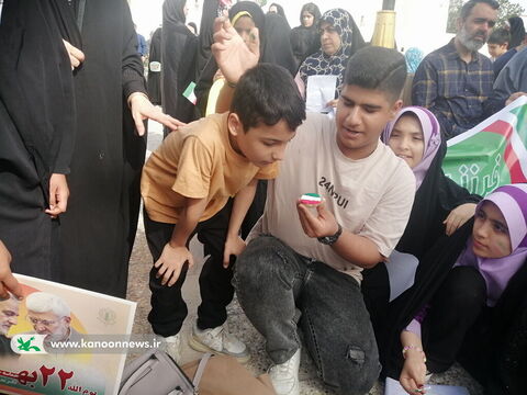 حضور فعال مربیان و اعضا مراکز کانون استان بوشهر در راهپیمایی یوم الله ۲۲بهمن