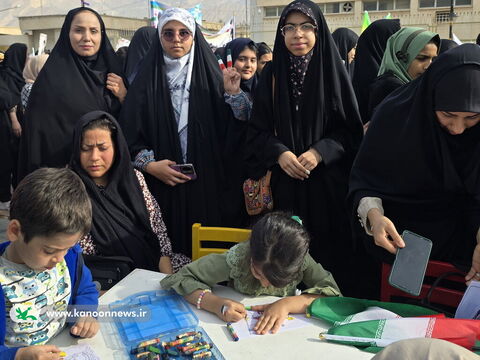 حضور فعال مربیان و اعضا مراکز کانون استان بوشهر در راهپیمایی یوم الله ۲۲بهمن