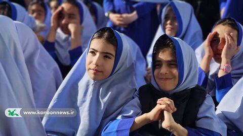 اجرای نمایش و قصه از سوی تماشاخانه سیار کانون استان تهران در اصفهان