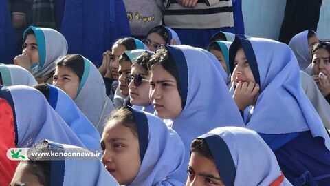 اجرای نمایش و قصه از سوی تماشاخانه سیار کانون استان تهران در اصفهان